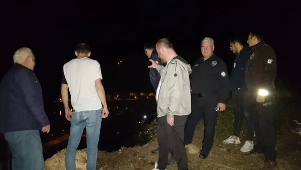 artvinde-ayi-panigi-o-anlar-kamerada-1668150924036.jpg Artvin’de ayı paniği! O anlar kamerada - 4