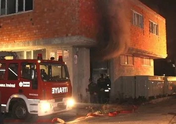 Sultanbeyli'de işyerinde yangın