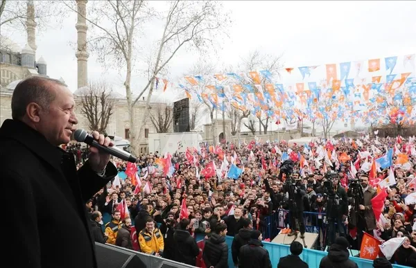 baskan-erdogandan-yerel-secim-mesaji-tum-vatandaslarima-sesleniyorum-alternatifsiz-degilsiniz-1708274636394.jpeg Başkan Erdoğan’dan CHP seçmenine çağrı: "Umutsuzluğa düşmeyin alternatifsiz değilsiniz" - 2