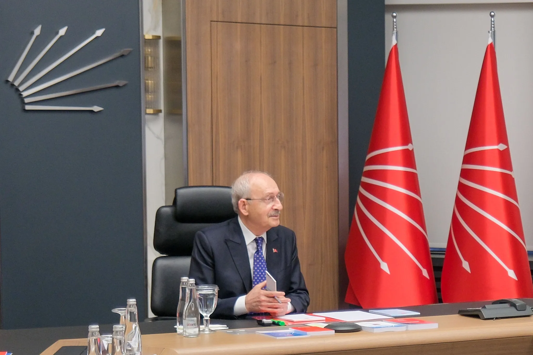 CHP'de kritik toplantı: Bugün MYK yarın PM! Grup krizi masad