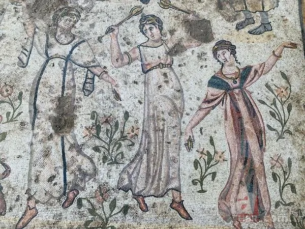 Germanicia Antik Kenti’nde heyecanlandıran keşif! Kazılarda 1500 senelik mozaik bulundu