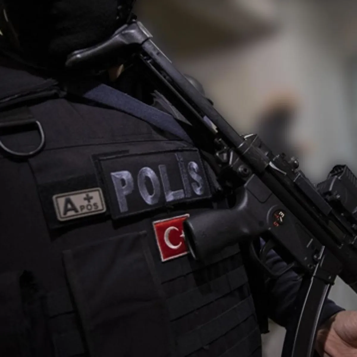 Emniyetten büyük operasyon: 23’ü kırmızı bültenle aranan 41 suçlu iade edildi