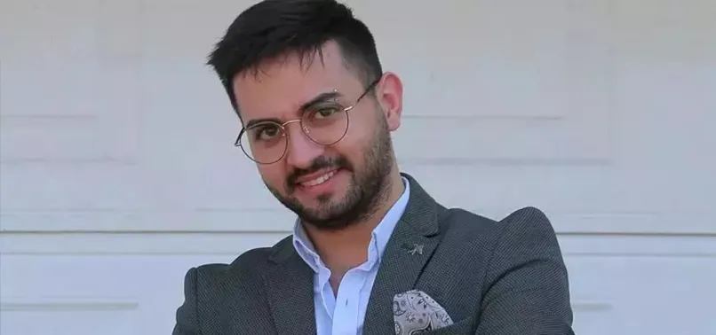 Kadir Ezildi Dedesi İsmet Kaplan öldü mü, neden vefat etti? Kadir Ezildi kimdir, kaç yaşında, aslen nereli, evli mi?