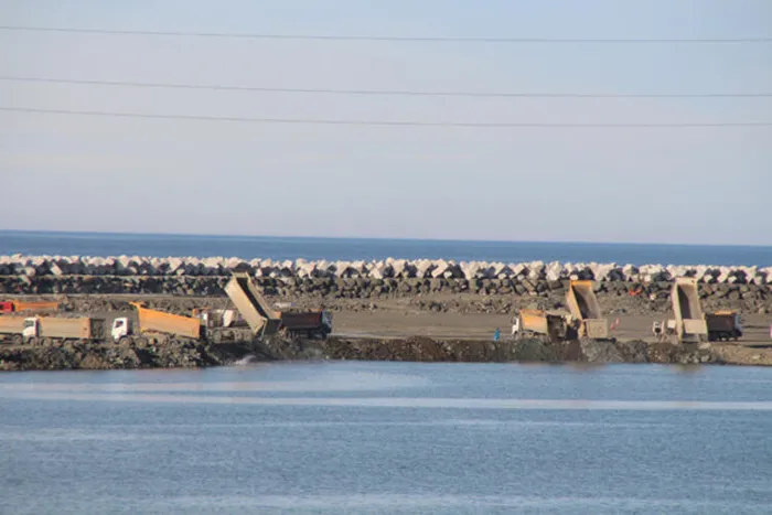 Başkan Erdoğan temelini atmıştı! Türkiye’nin denize dolgu ikinci havalimanına ilk uçağın iniş tarihi belli oldu
