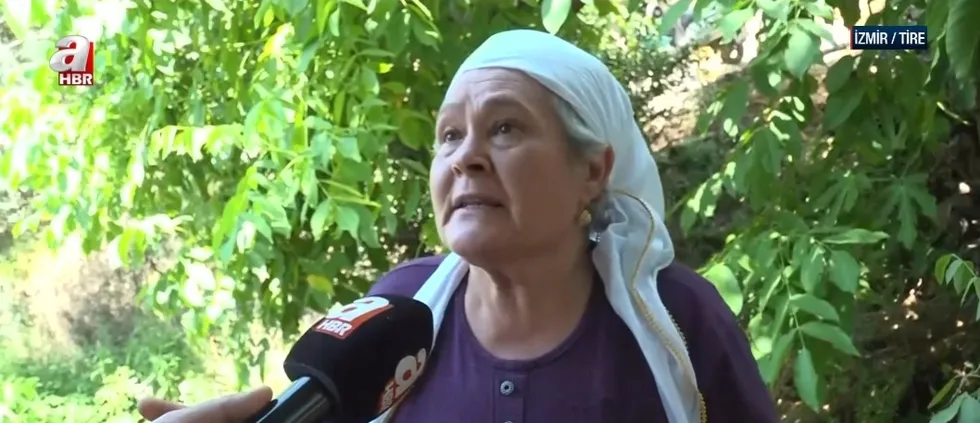 chpli-tirede-kanalizasyon-sokaga-tasti-1784515530375.jpg Tire sakini bir kadın, çözüm bulamadıklarını ve şikayet etmelerine rağmen Tire Belediyesi'nin hiçbir işlem yapmadığını belirtti. (Foto: A Haber - Ekran Görüntüsü)