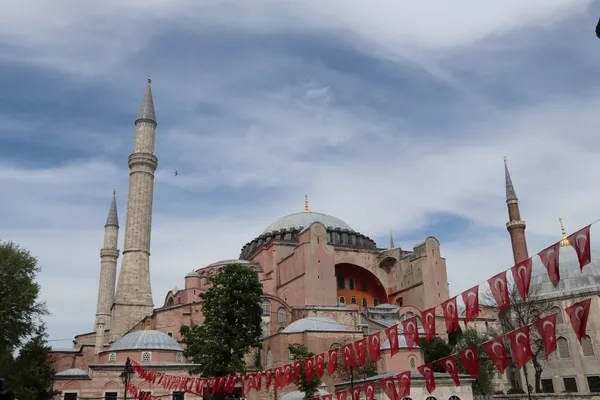 Kadir Gecesi öncesi Ayasofya Camii'ne 87 yıl sonra ilk mahya asıldı | "La ilahe illallah yazıyor - 4