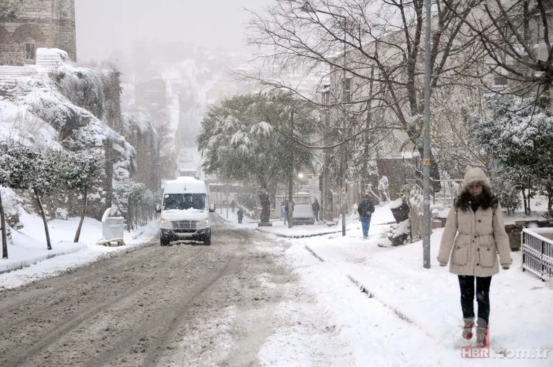 İstanbul'da saatlerce sürecek! Avar kar fırtınası nedir, ne demek? Avar kar fırtınası ne zaman bitecek? 6