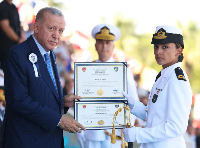 deniz-harp-okulu-diploma-toreni-baskan-erdogan-kimseden-icazet-almayiz-1725116751934.jpg Deniz Harp Okulu Diploma Töreni! Başkan Erdoğan: Kimseden icazet almayız