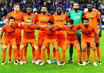 Başakşehir tarih yazma peşinde! 11'ler belli oldu