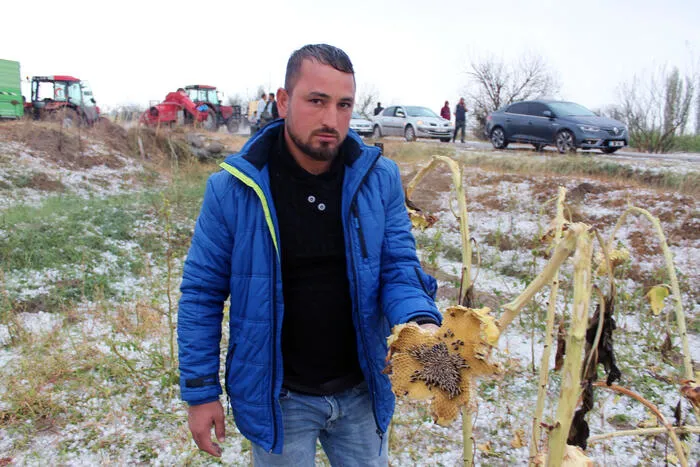 Dolu yağışı Aksaray'da hayatı felç etti, tarım arazilerine zarar verdi - 2