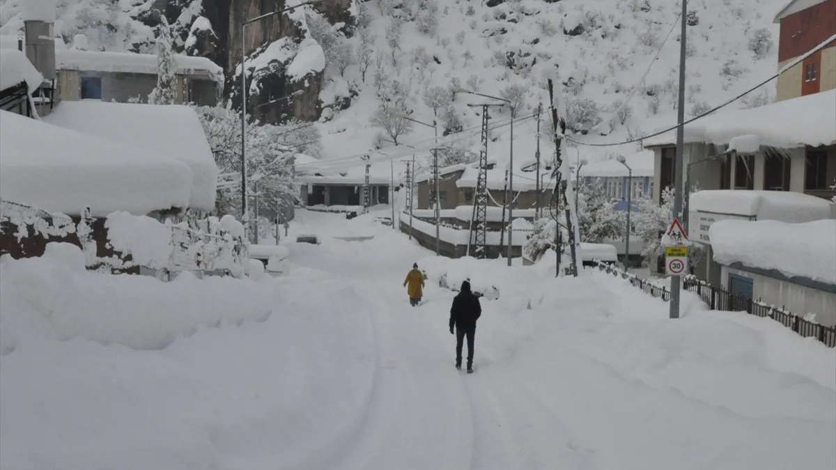 Kar dindi dondurucu soğuklar başladı! A Haber ekipleri bölgede