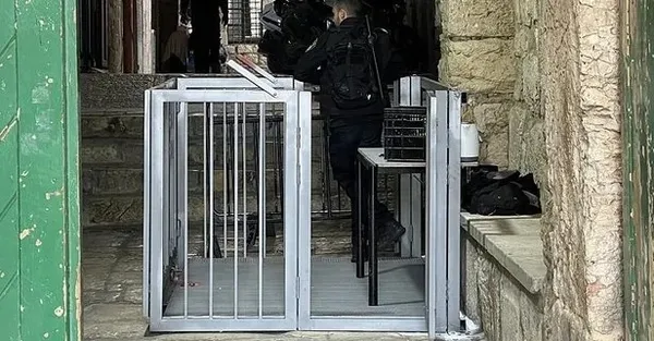 1710428605725.jpeg Bütün alçaklıkların ardından İsrail çıkıyor: İşgal, katliam, abluka, terör... | İşgalciler Mescid-i Aksa'nın kapılarına demir bariyerler kurdu - 2