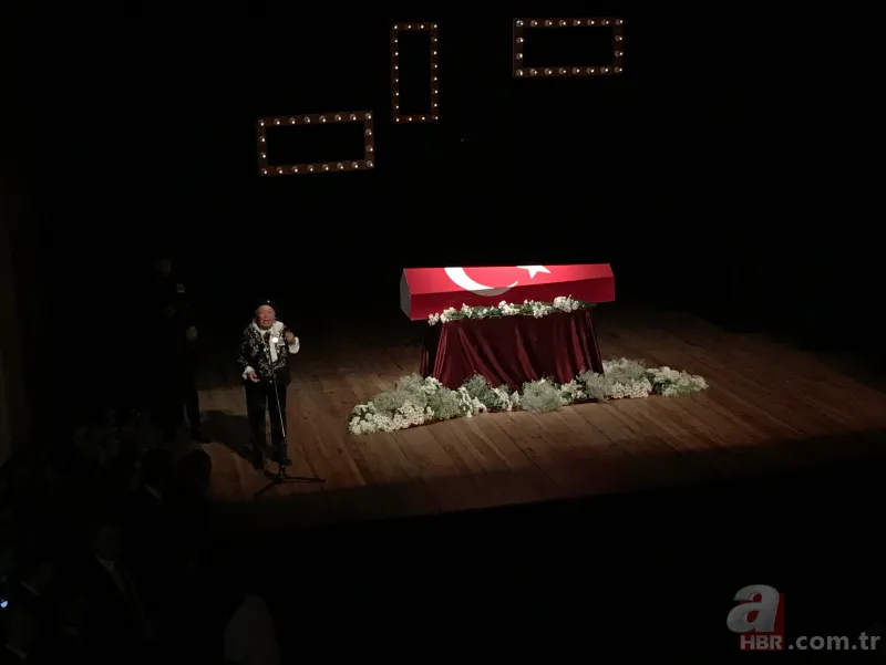Usta tiyatrocu Yıldız Kenter'e son veda! 16