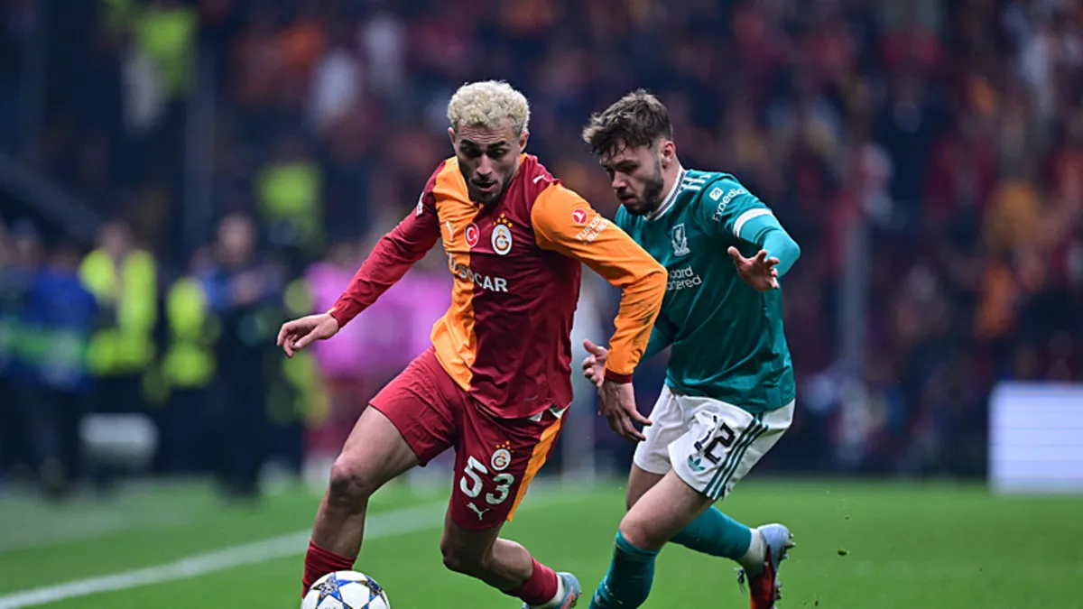 Okan Buruk Sporting öncesi Barış Alper Yılmaz'ı forvette denedi! Osimhen'den Barış'a destek geldi.