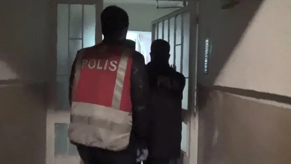 FETÖ'nün gaybubet evlerine operasyon! Çok sayıda gözaltı var - 2
