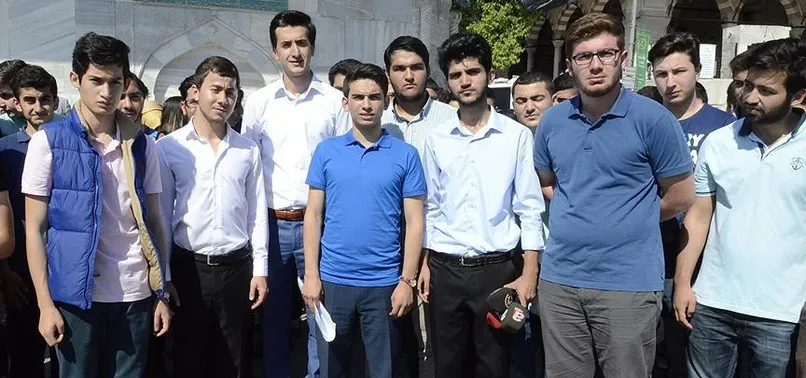 "Siyasi emeller için liseleri kullanmayın"