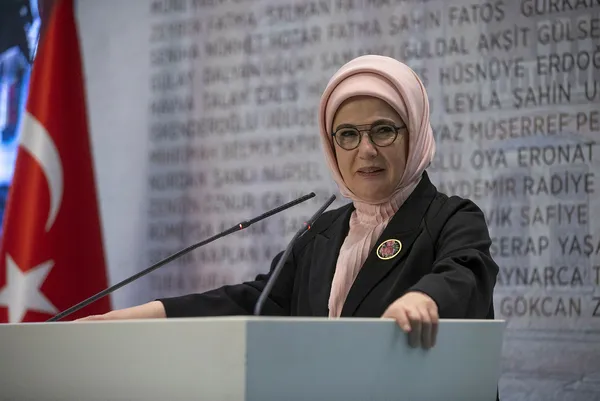 1652451688905.jpg Emine Erdoğan: Türkiye'nin GETAT uygulamalarında dünya için bir cazibe merkezi olacağına eminim - 2