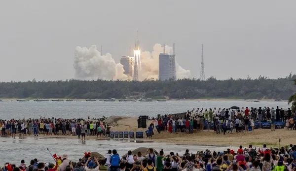 Kontrolden çıkan Çin roketi düştü! Çin roketi nereye düştü?