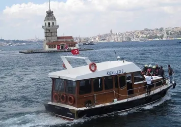 Kız Kulesi'nde yangın ihbarı!