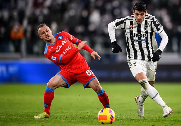 italya-liginde-juventus-ile-napoli-1-1-berabere-kaldi-1641507195674.jpg İtalya liginde Juventus ile Napoli 1-1 berabere kaldı - 1