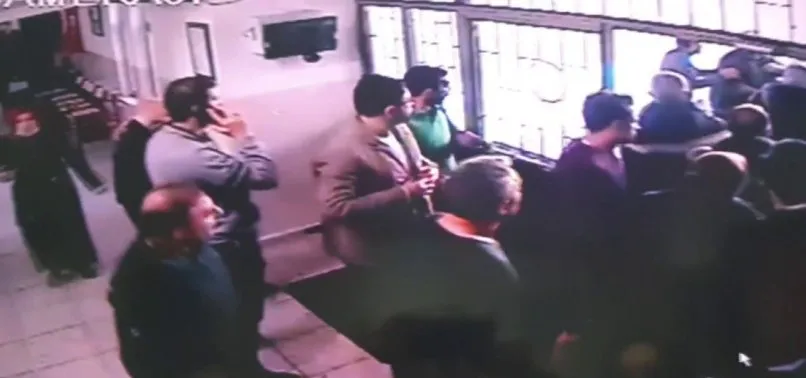 Erzurum’da ortaokul öğrencileri kavga etti! Veliler okul bastı