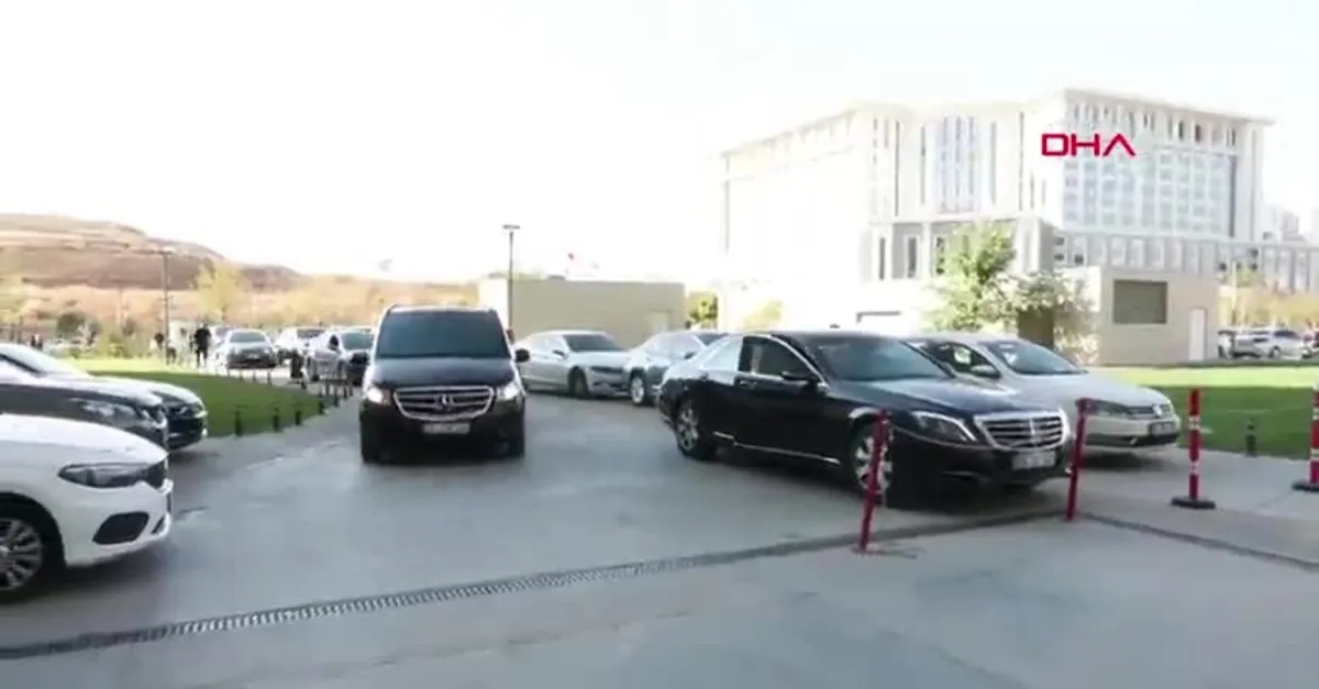 Aile ve Sosyal Hizmetler Bakanı Mahinur Özdemir Göktaş'ın aracı Ankara'da kaza yaptı