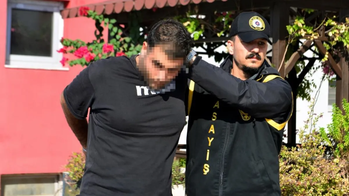 Kardeşinin yasak ilişki yaşadığı şahsı iç çamaşırı ile kaçarken öldürdü