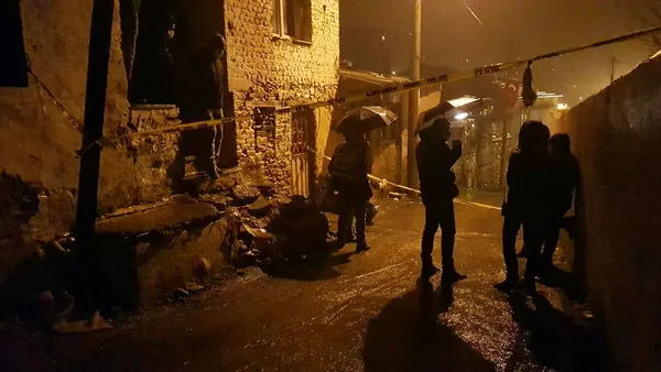 Son dakika: İzmir’de damat dehşeti: 3 ölü! - 3