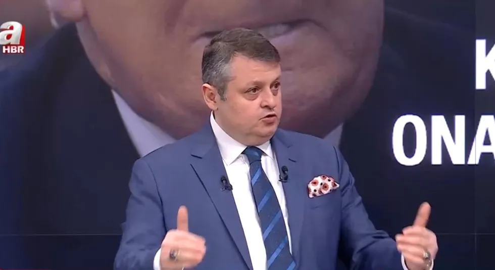 trumpa-kendi-kabinesinden-muhtira-mi-geliyor-azil-ve-gorevden-el-cektirme-senaryolari-masada-1776803669982.jpg ʺABD Başkanı kendi kabinesiyle de didişmeye başladıʺ (Fotoğraf: ahaber.com.tr - ekran görüntüsü)