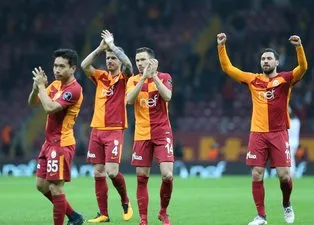 Galatasaraylı yıldızın menajeri İstanbul'da