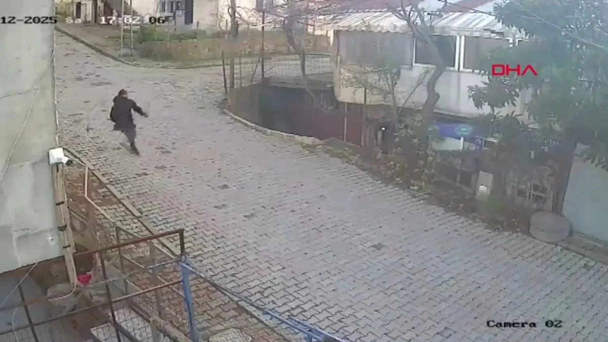 Arnavutköy'de bir iş yeri ve eve silahla ateş edilmesine ilişkin 2 zanlı tutuklandı