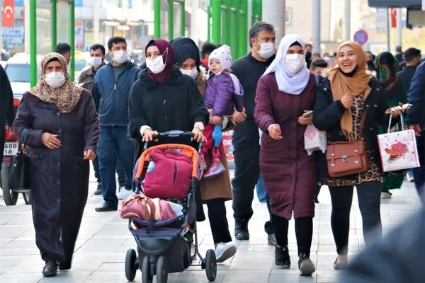 Son dakika: Bahar havası esince koronavirüs unutuldu! Şoke eden görüntüler - 1