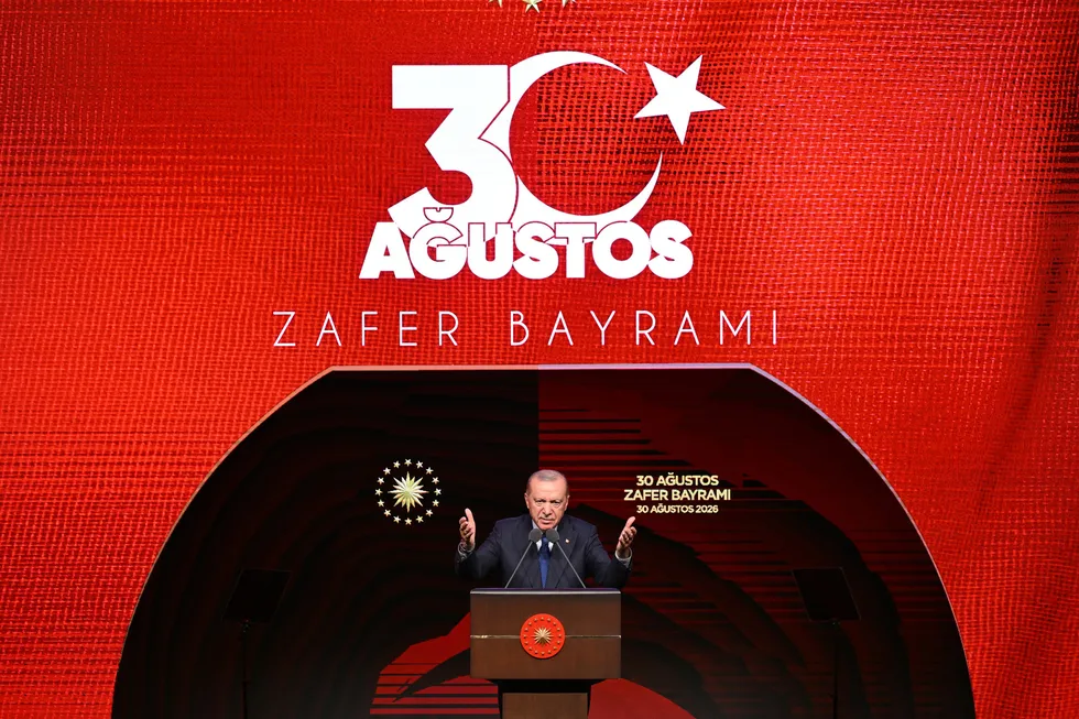 baskan-erdogandan-milli-irade-mesaji-turkiyeyi-tahrik-etmeye-calisanlar-acip-tarih-kitabi-okusun-1788116763979.jpg Başkan Erdoğan’dan milli irade mesajı: “Türkiye’yi tahrik etmeye çalışanlar açıp tarih kitabı okusun!” - 4