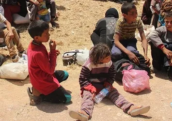 PYD/PKK Suriye'de 2 bin öğrenciyi okulsuz bıraktı