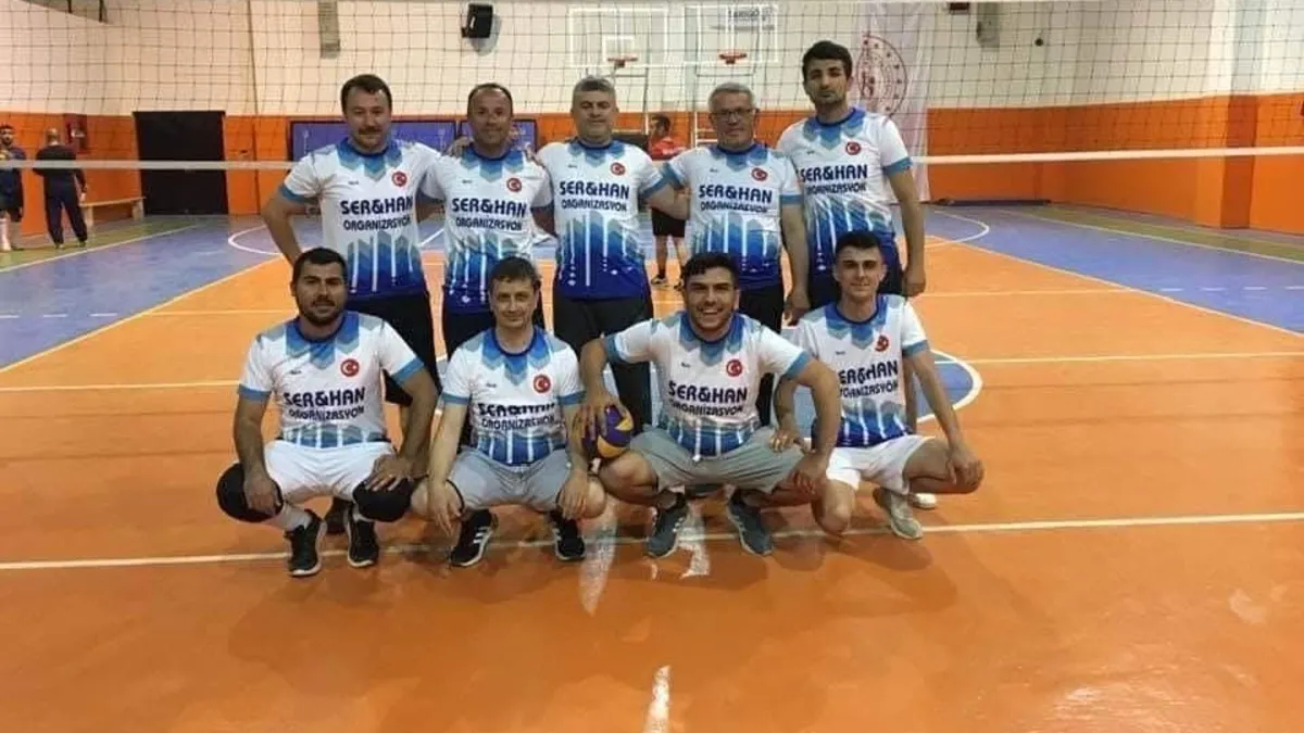 Sarıgöl'de Kaymakamlık Voleybol Kupası heyecanı başladı