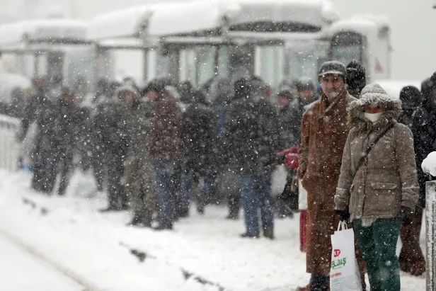Kamu çalışanlarına yarın tatil mi? 26 Ocak İstanbul kamu çalışanları idari izinli mi? İstanbul Valiliği son dakika açıkladı