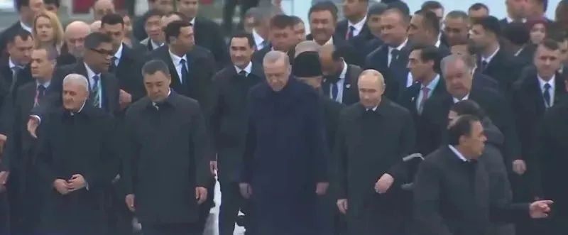 PUTIN İLE AYAK ÜSTÜ SOHBET!