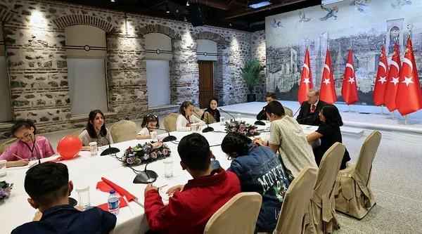 baskan-erdogan-23-nisanda-depremzede-cocuklari-agirladi-istanbulda-onemli-aciklamalar-1682249173683.jpeg Başkan Erdoğan 23 Nisan'da depremzede çocukları ağırladı! İstanbul'da önemli açıklamalar - 1
