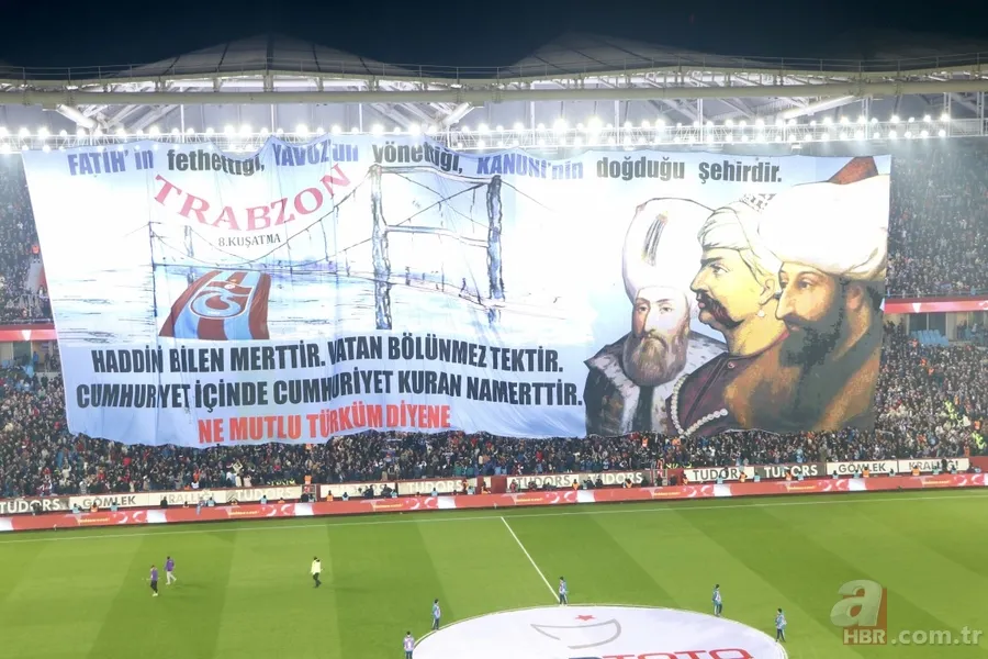 Trabzonspor-Fenerbahçe maçında tribünde Trabzon vurgulu koreografi: "Vatan bölünmez tektir" 6