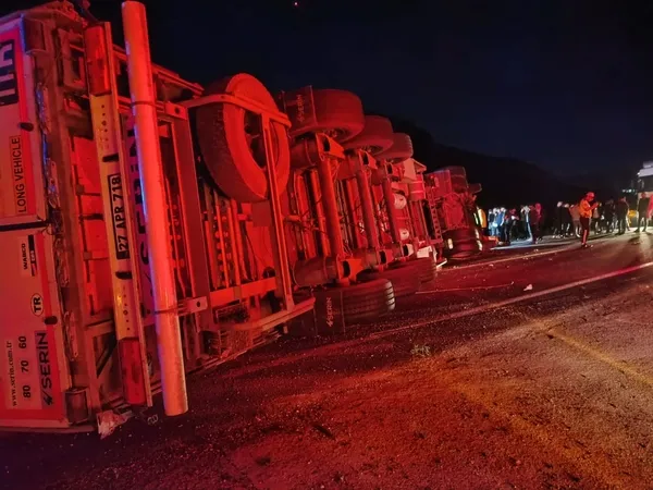 cizrede-trafik-kazasi-1-olu-1712867978030.jpg Cizre’de trafik kazası: 1 ölü - 2