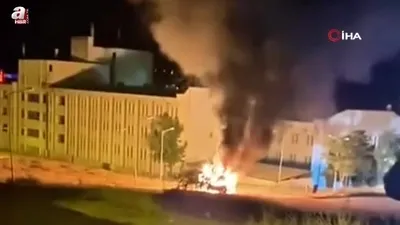 Seyir halindeki otomobil alev alev yandı