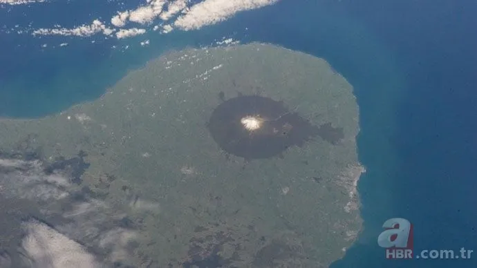 NASA Raikoke volkan patlamasını uzaydan görüntüledi 5