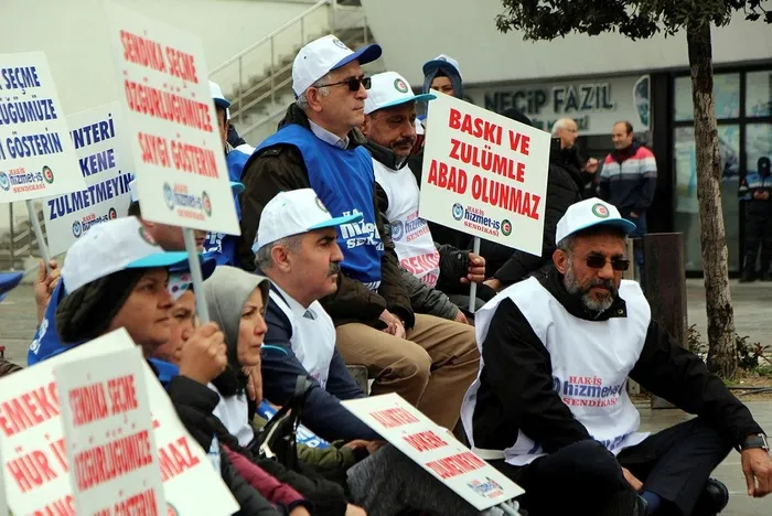 CHP’li Bolu Belediye Başkanı Tanju Özcan’dan işçi kıyımı
