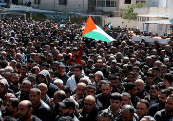 Katil İsrail teravih çıkışı müslümanlara saldırdı