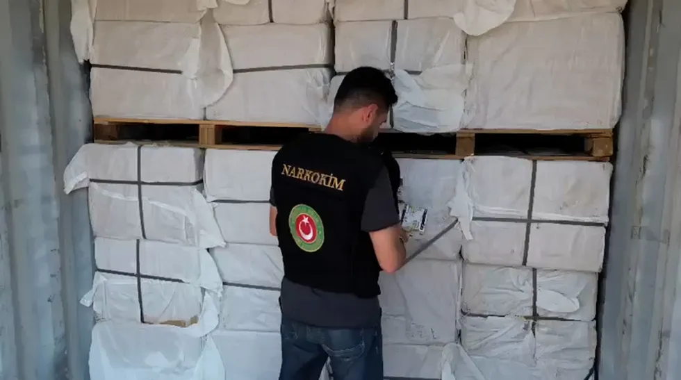 Gümrük Muhafaza kalbinden vurdu! Zehir tacirlerine tarihi darbe! Tam 8 milyar 85 milyon TL - 3