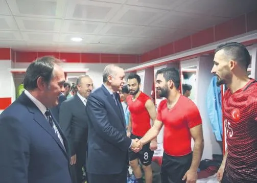 Erdoğan'dan Ay-Yıldızlılara destek - 1