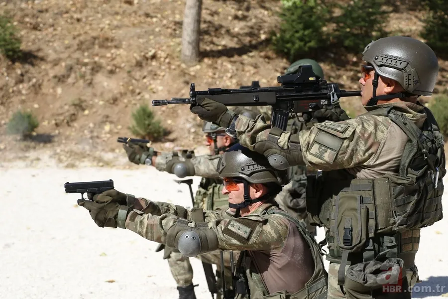 Isparta Eğirdir Dağ Komando Okulu ve Eğitim Merkezi Komutanlığı'nda zorlu eğitim 15