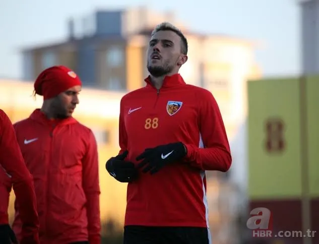 Ersun Yanal'dan önemli değişiklik! İşte Fenerbahçe-Kayserispor maçı ilk 11'i 23