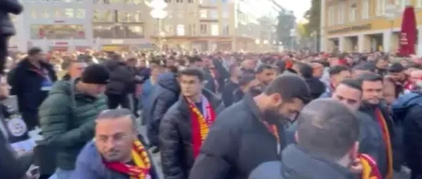Münih sokakları alev alev! Galatasaray taraftarı sarı kırmızıya boyadı! Marienplatz Meydanı Aşkın Olayım şarkısıyla inledi...