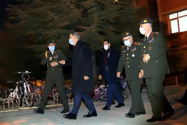 Milli Savunma Bakanı Hulusi Akar Pençe Kartal- 2 Harekatı şehitlerinin ailelerini ziyaret etti